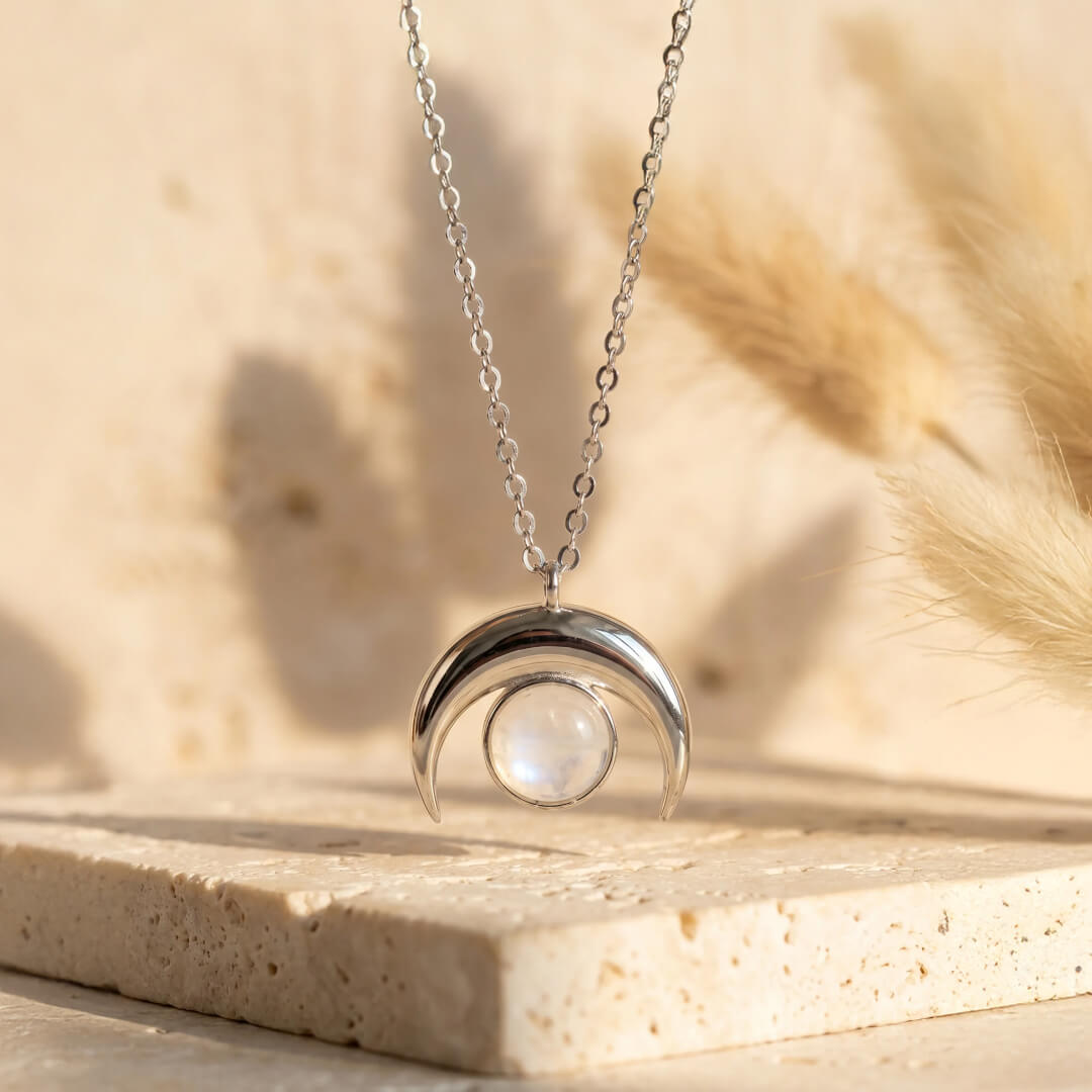 "Crescent Moon" Necklace in Moonstone