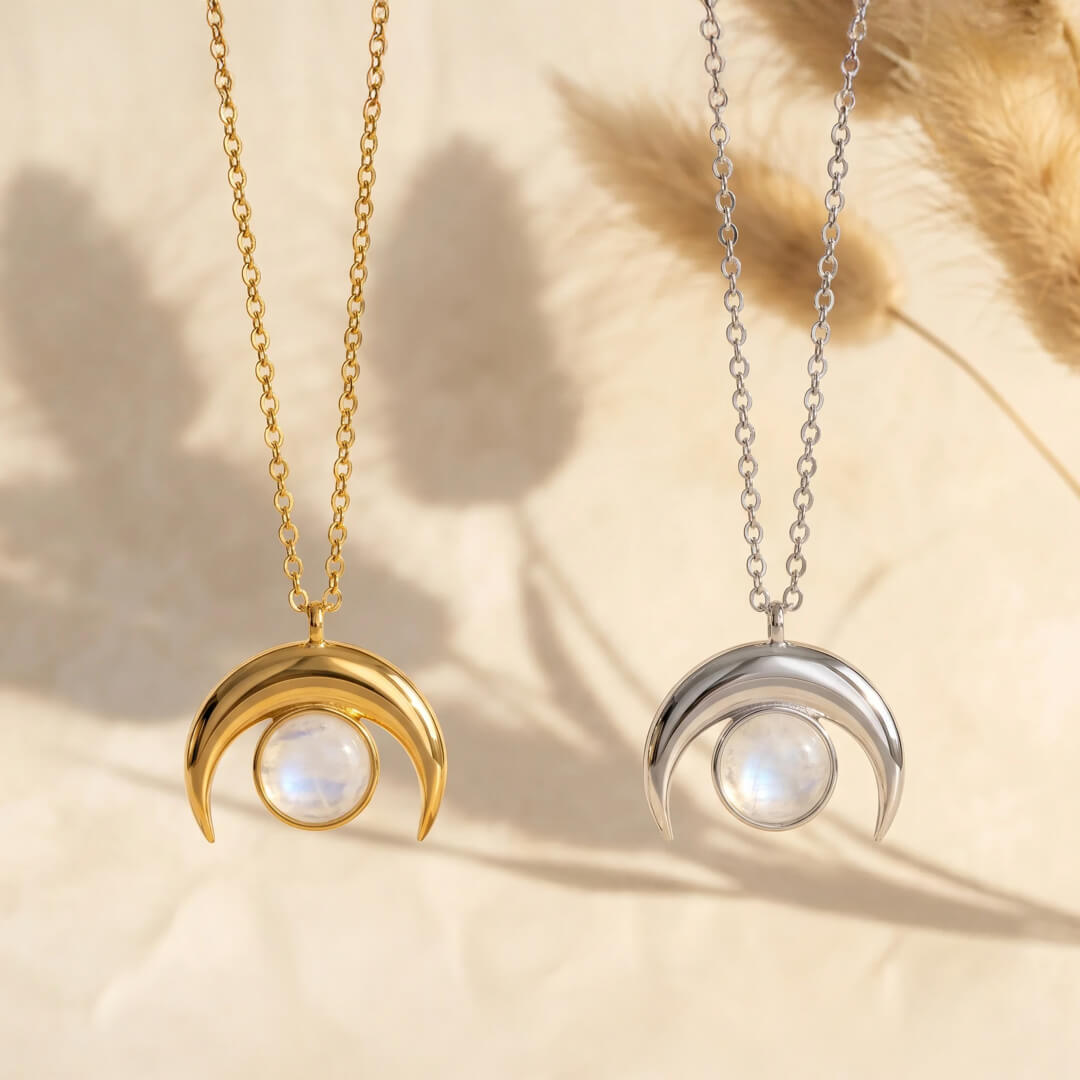 "Crescent Moon" Necklace in Moonstone