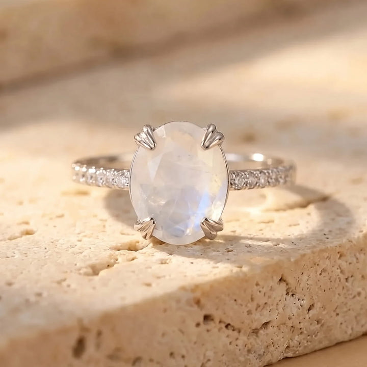 Adjustable "Kirana" Ring in Moonstone & Silver