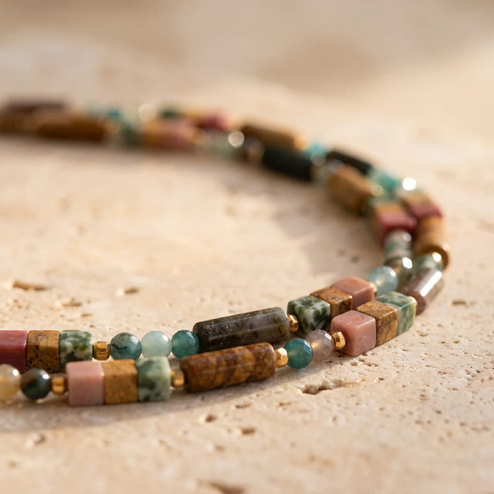 Chic Bohemian Necklace in Natural Stones