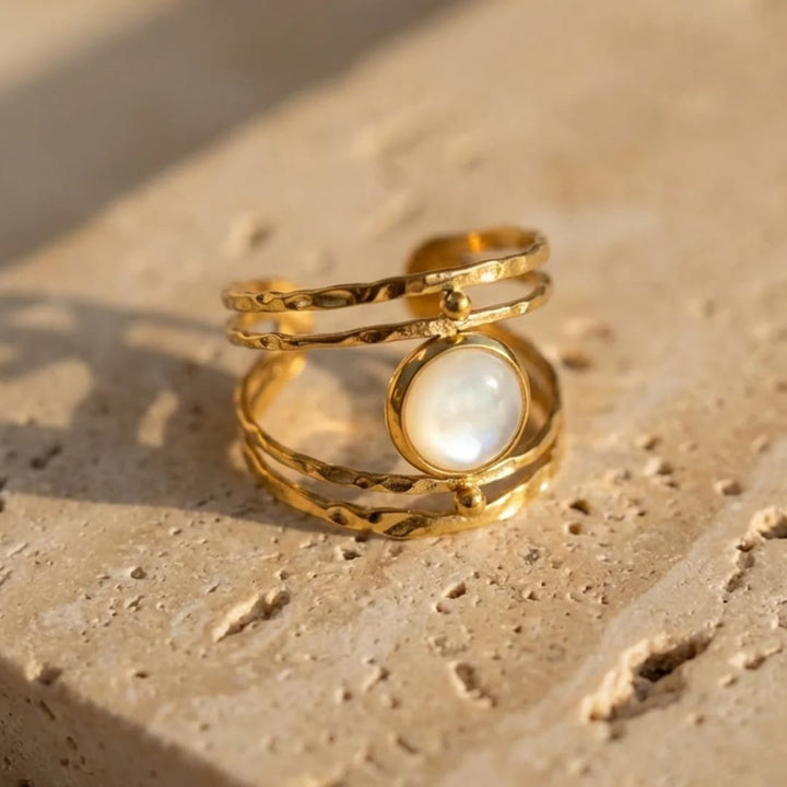 Adjustable Ring "Softness of Mother-of-Pearl"