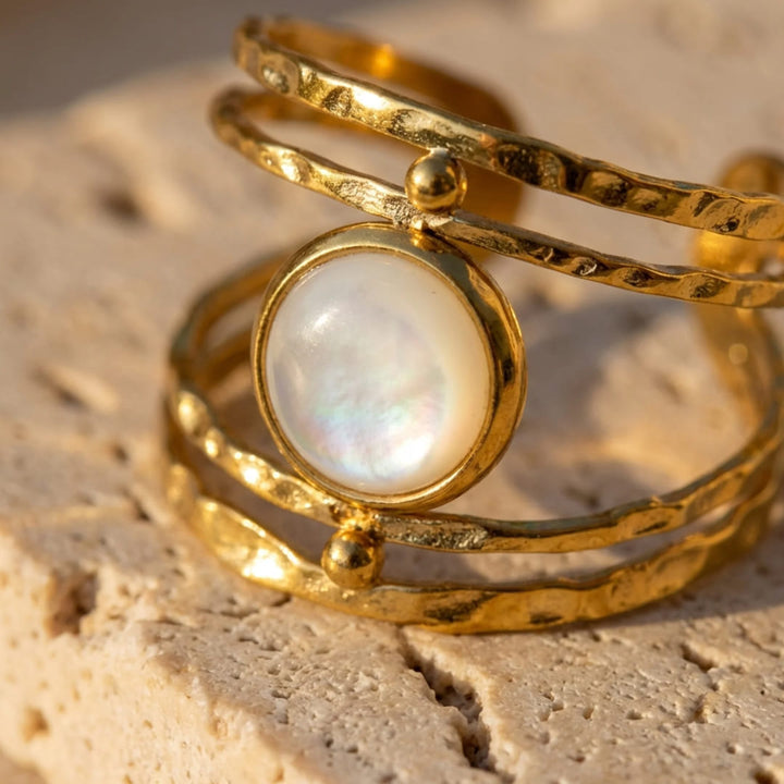 Adjustable Ring "Softness of Mother-of-Pearl"