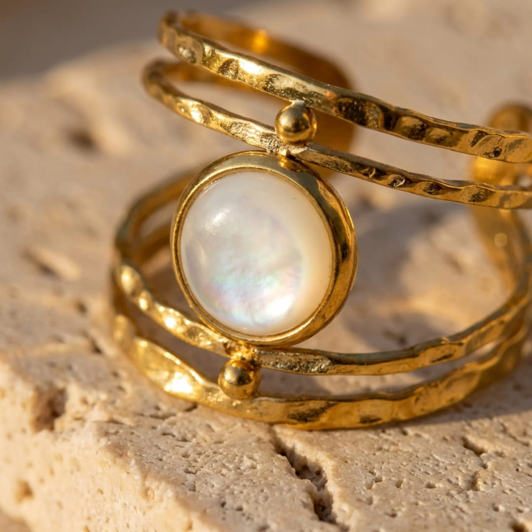 Adjustable Ring "Softness of Mother-of-Pearl"