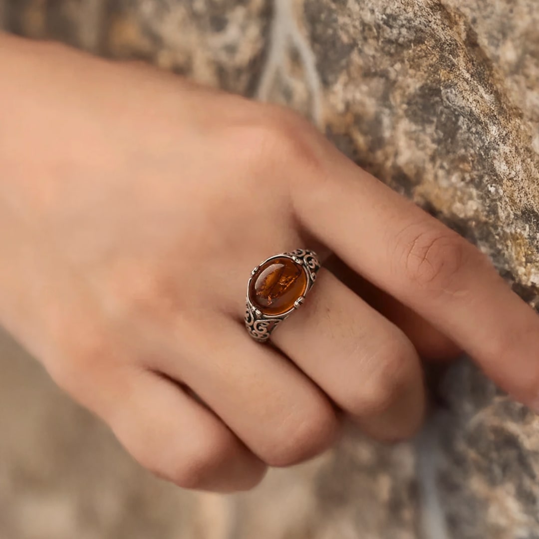 Adjustable Ring "Solar Glow" in Amber