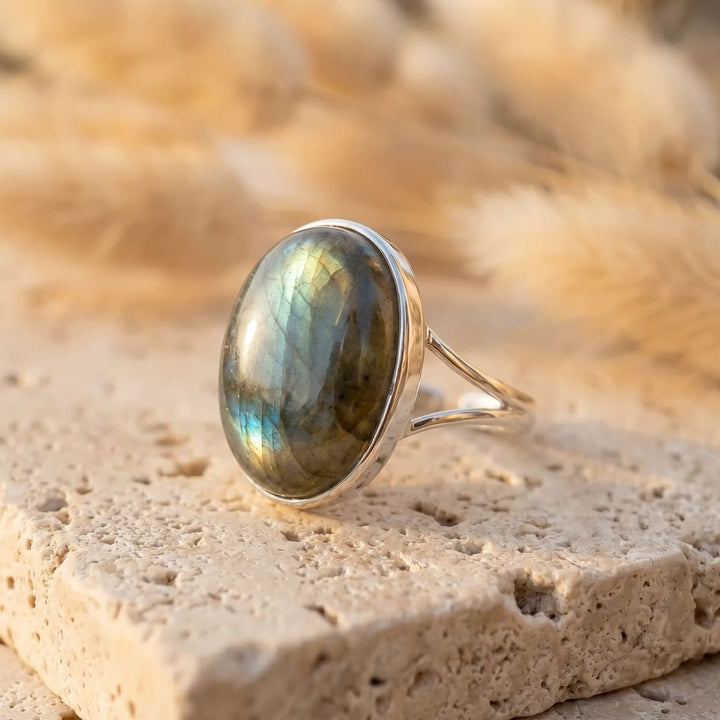 Adjustable Ring “Boreal Reflections” in Labradorite
