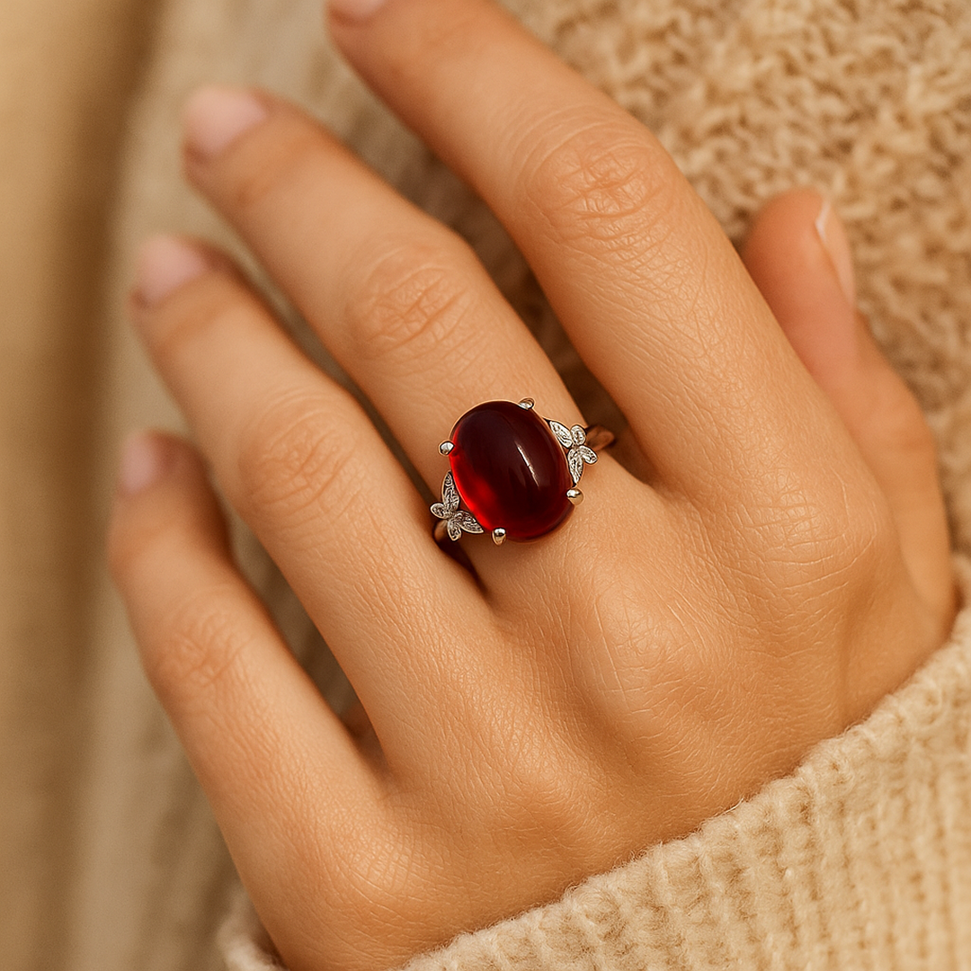 Adjustable Ring "Sovereign Passion" in Garnet