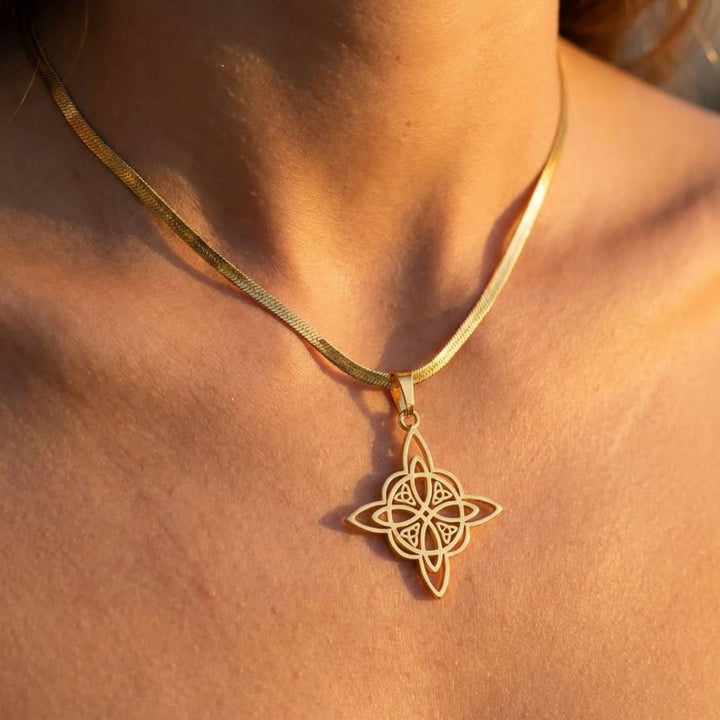 "Eternal Protection" Pendant - Witch's Knot, Flat Chain