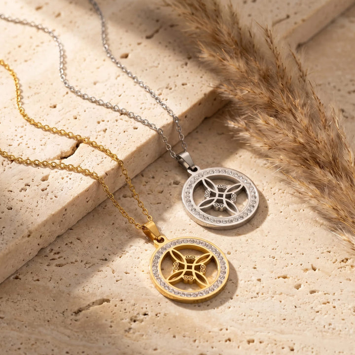 "Witch's Knot" Pendant - Divine Protection