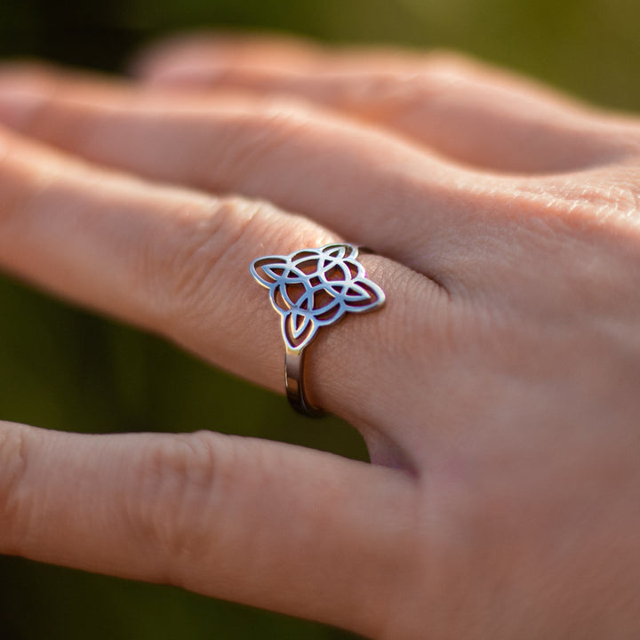 Adjustable Ring "Symbol of Protection" - Witch's Knot