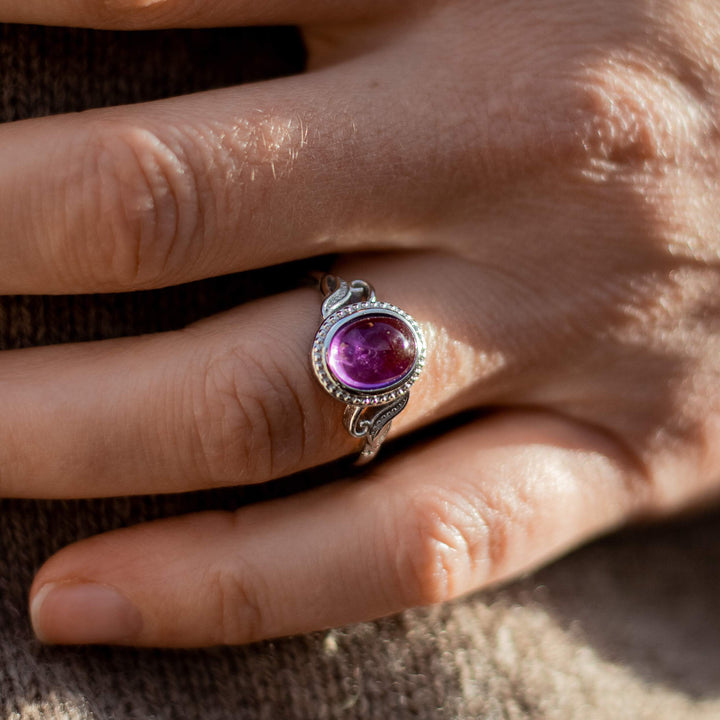 "Plenitude" Ring in Amethyst