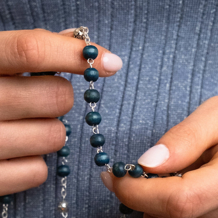POPE FRANCIS - BLUE WOODEN BEAD ROSARY - METAL