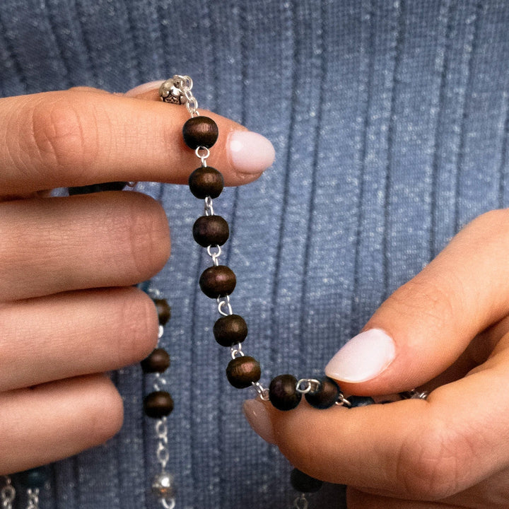 POPE FRANCIS - WOODEN BEAD ROSARY - METAL